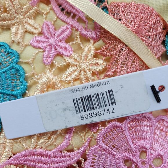 Ark & Co Pastel Crochet 2 piece Skirt & Crop Top size Medium - Picture 7 of 15